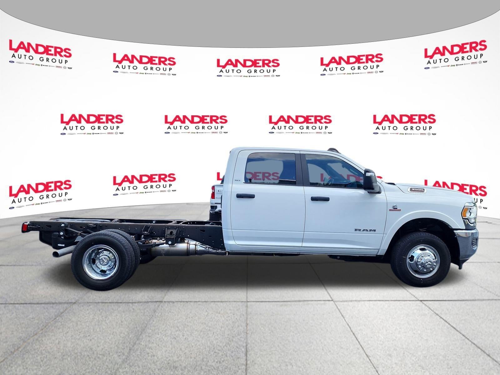 2023 RAM 3500 Chassis Cab SLT 4WD Crew Cab 60" CA 172.4" WB