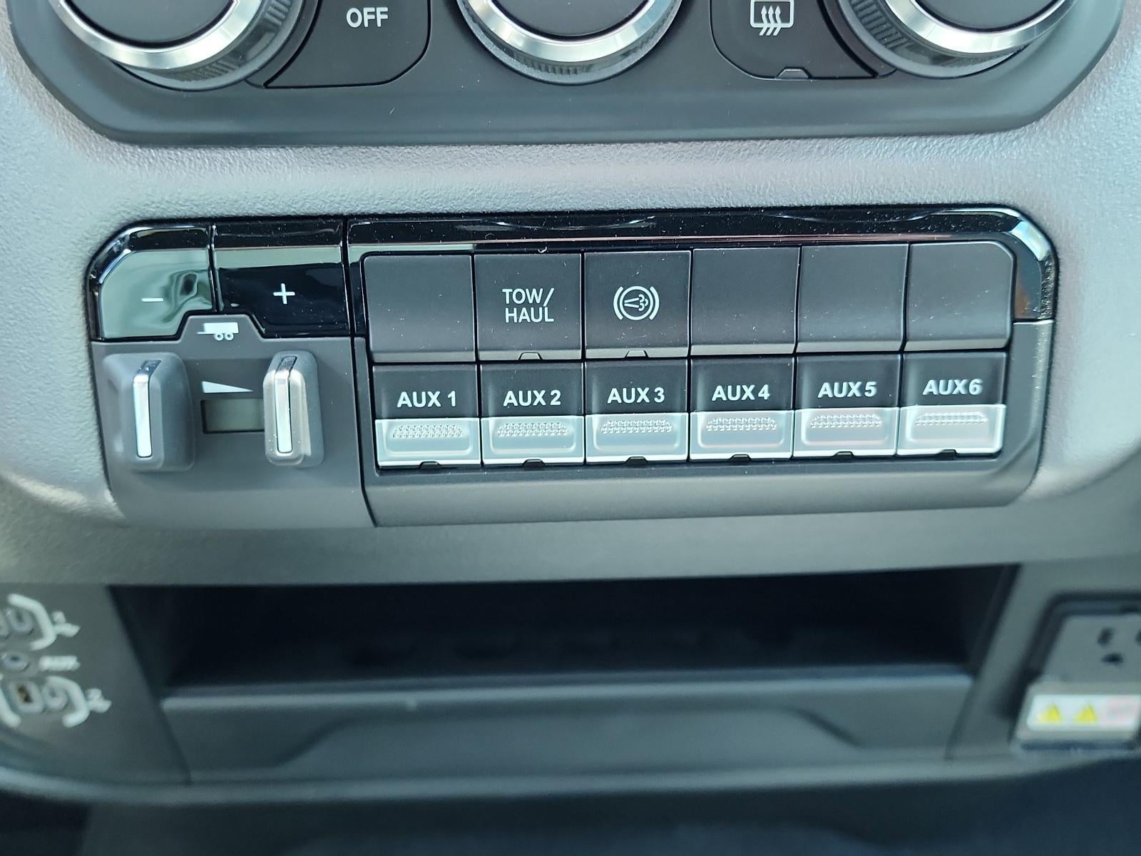 2023 RAM 3500 Chassis Cab SLT 4WD Crew Cab 60" CA 172.4" WB