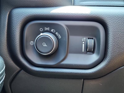 2023 RAM 3500 Chassis Cab SLT 4WD Crew Cab 60" CA 172.4" WB