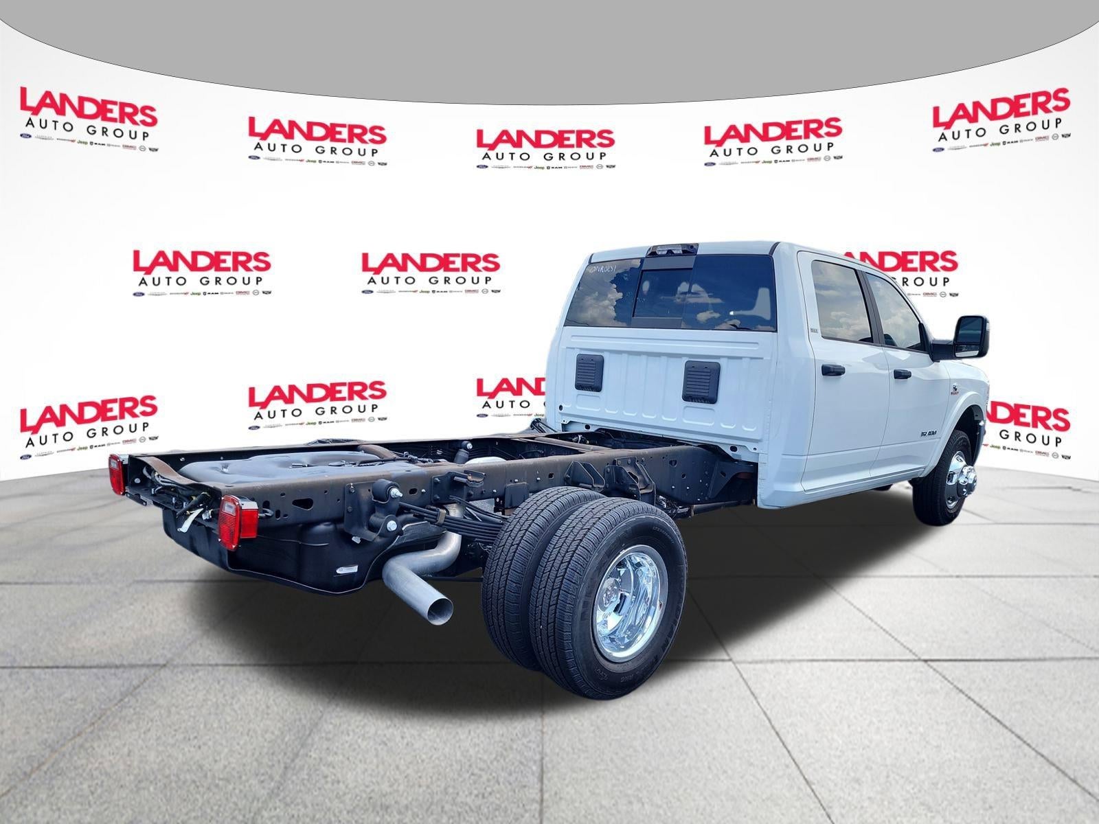 2023 RAM 3500 Chassis Cab SLT 4WD Crew Cab 60" CA 172.4" WB