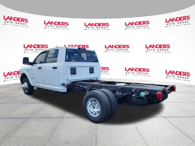 2023 RAM 3500 Chassis Cab SLT 4WD Crew Cab 60" CA 172.4" WB