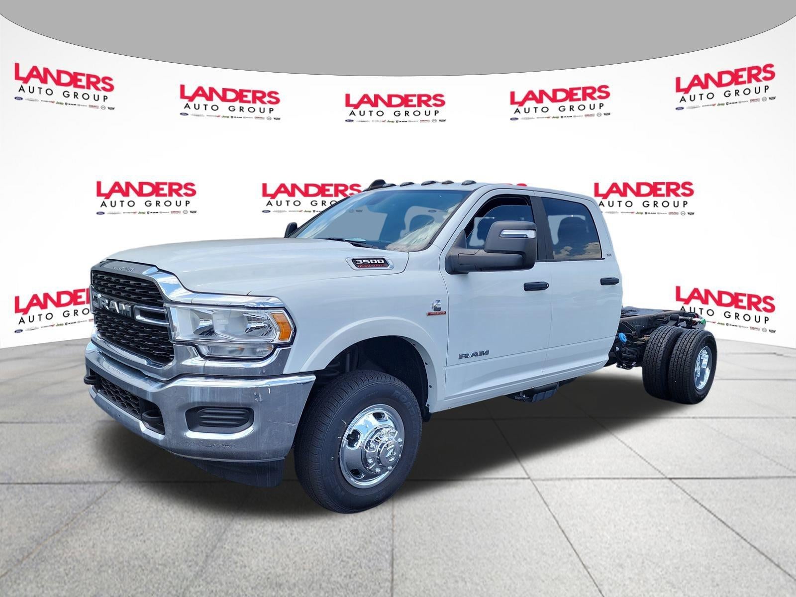 2023 RAM 3500 Chassis Cab SLT 4WD Crew Cab 60" CA 172.4" WB