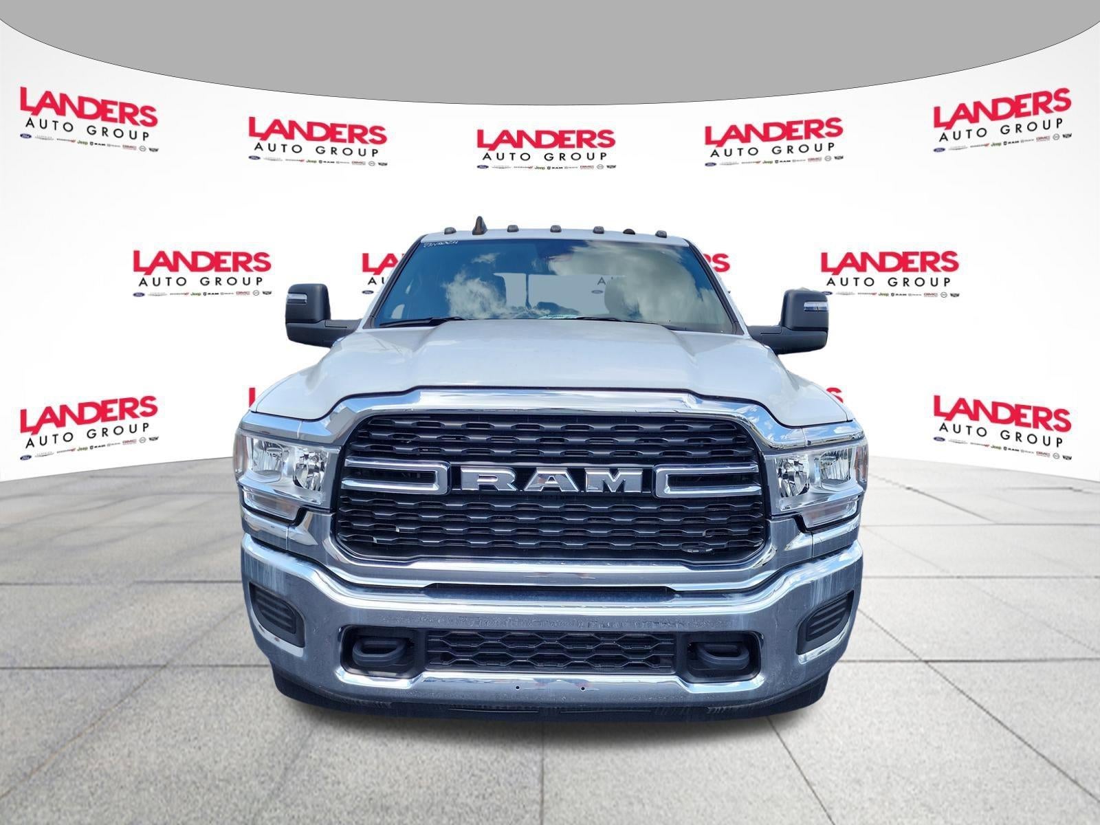 2023 RAM 3500 Chassis Cab SLT 4WD Crew Cab 60" CA 172.4" WB