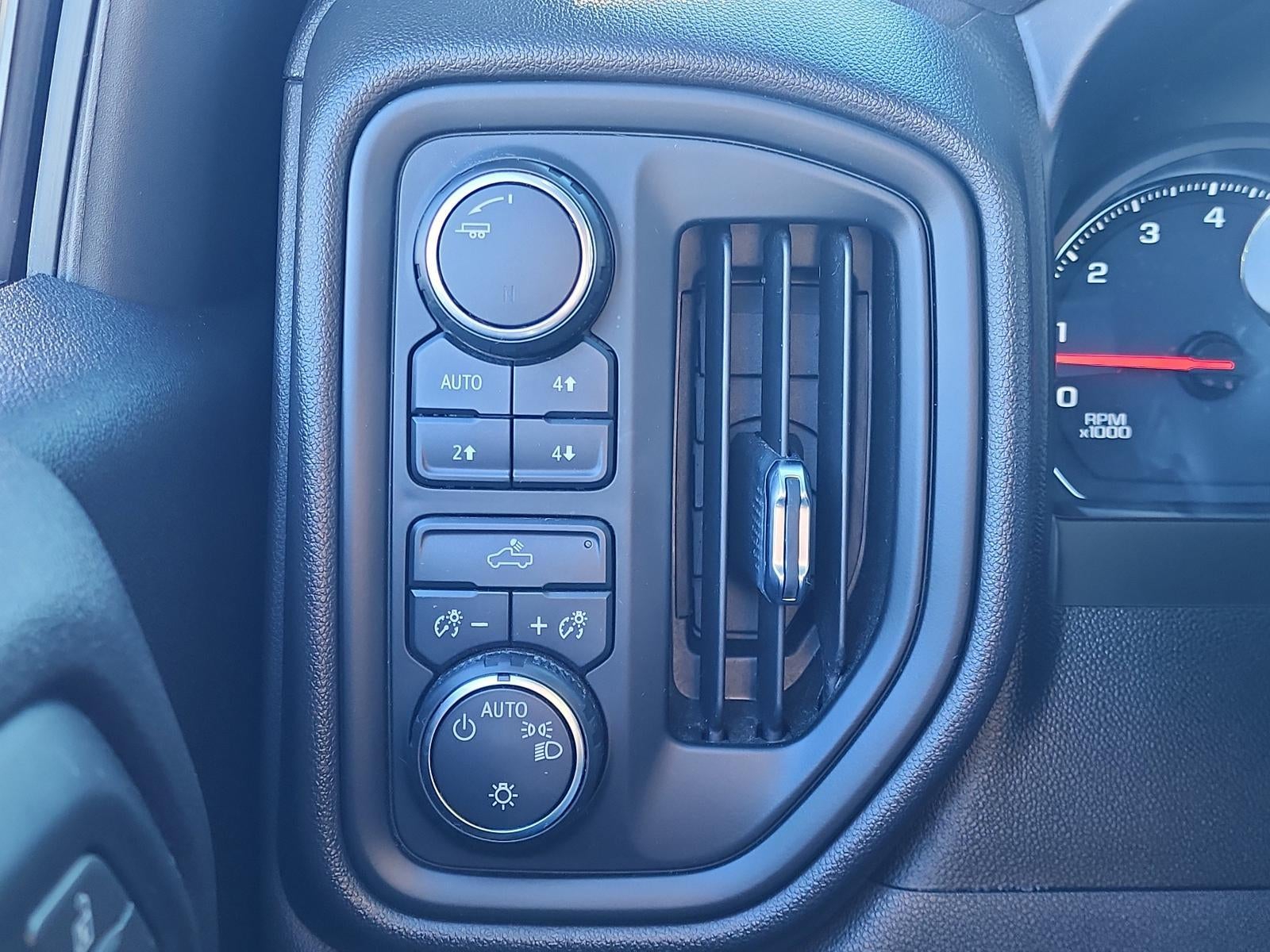 2021 Chevrolet Silverado 1500 Crew Cab Short Box 4-Wheel Drive Custom Trail Boss