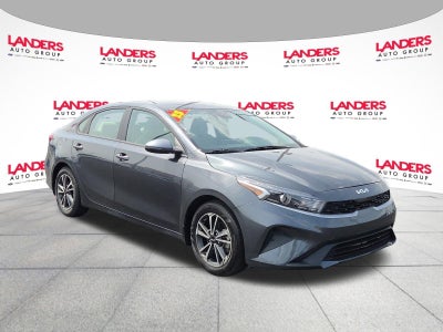 2023 Kia Forte LXS IVT