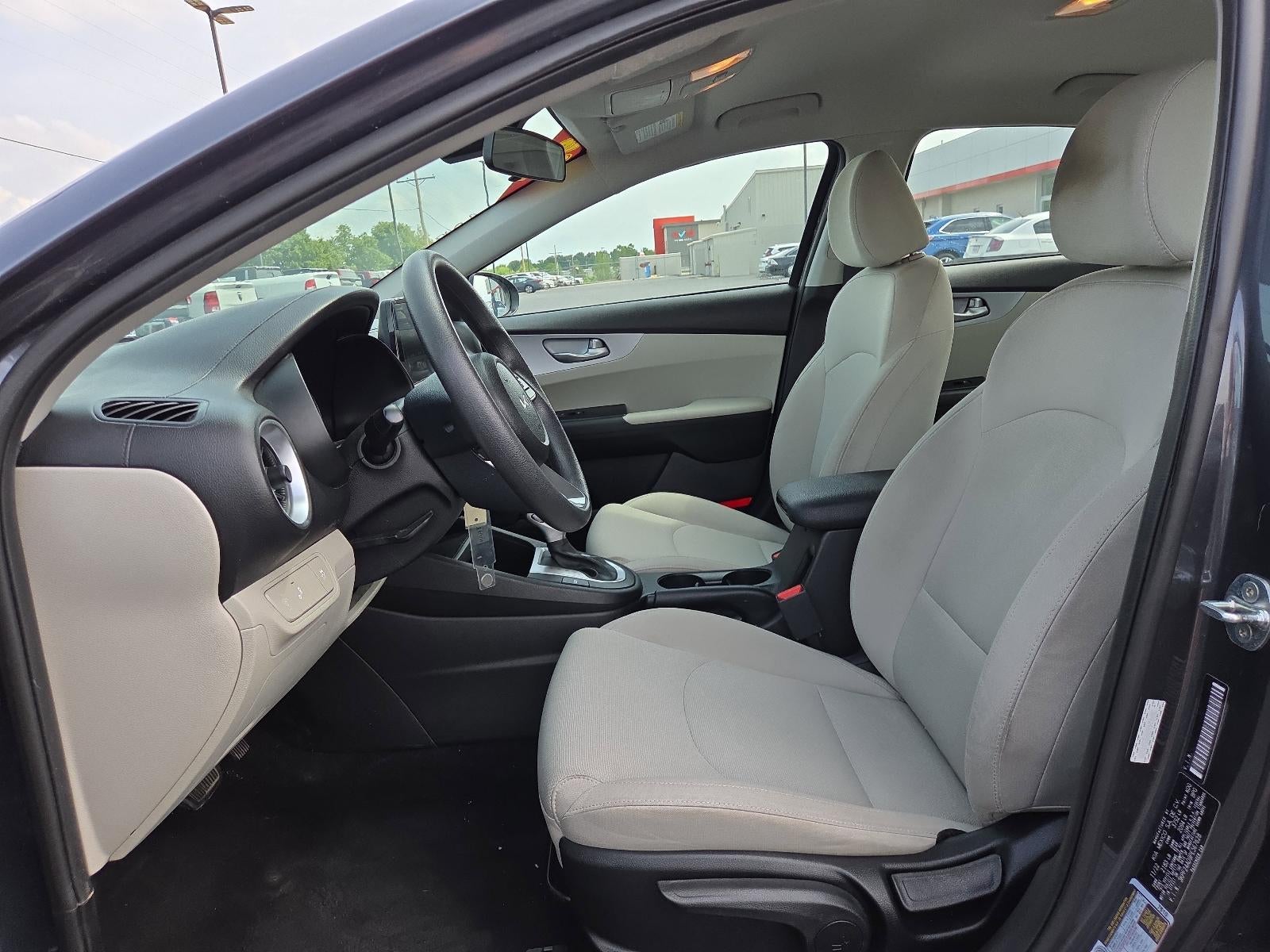 2023 Kia Forte LXS IVT