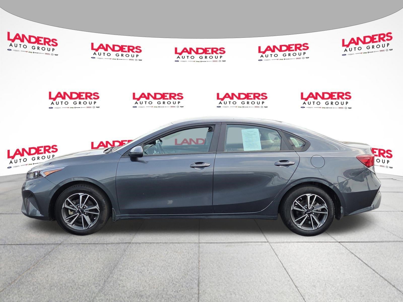 2023 Kia Forte LXS IVT