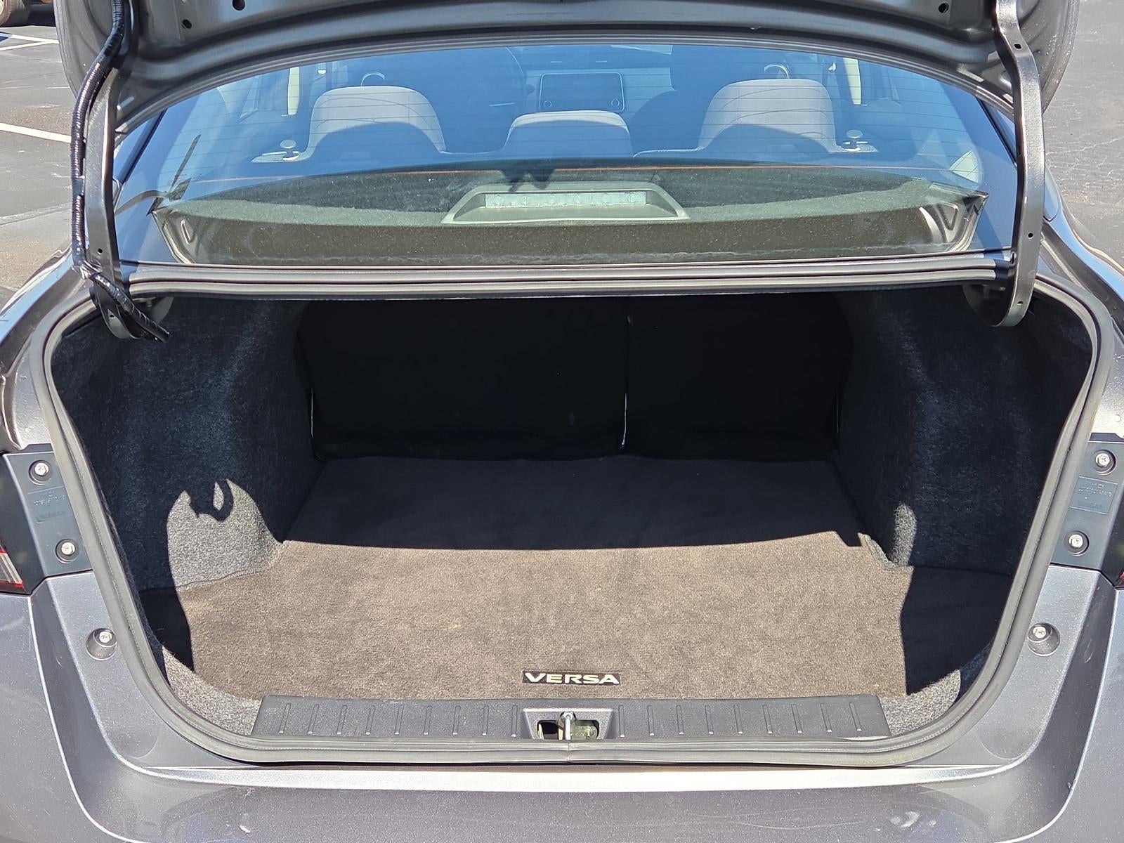 2021 Nissan Versa SV CVT