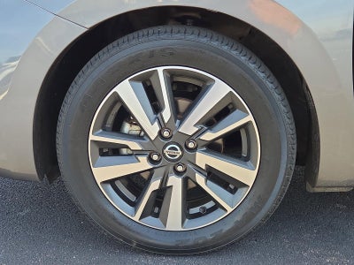 2021 Nissan Versa SV CVT