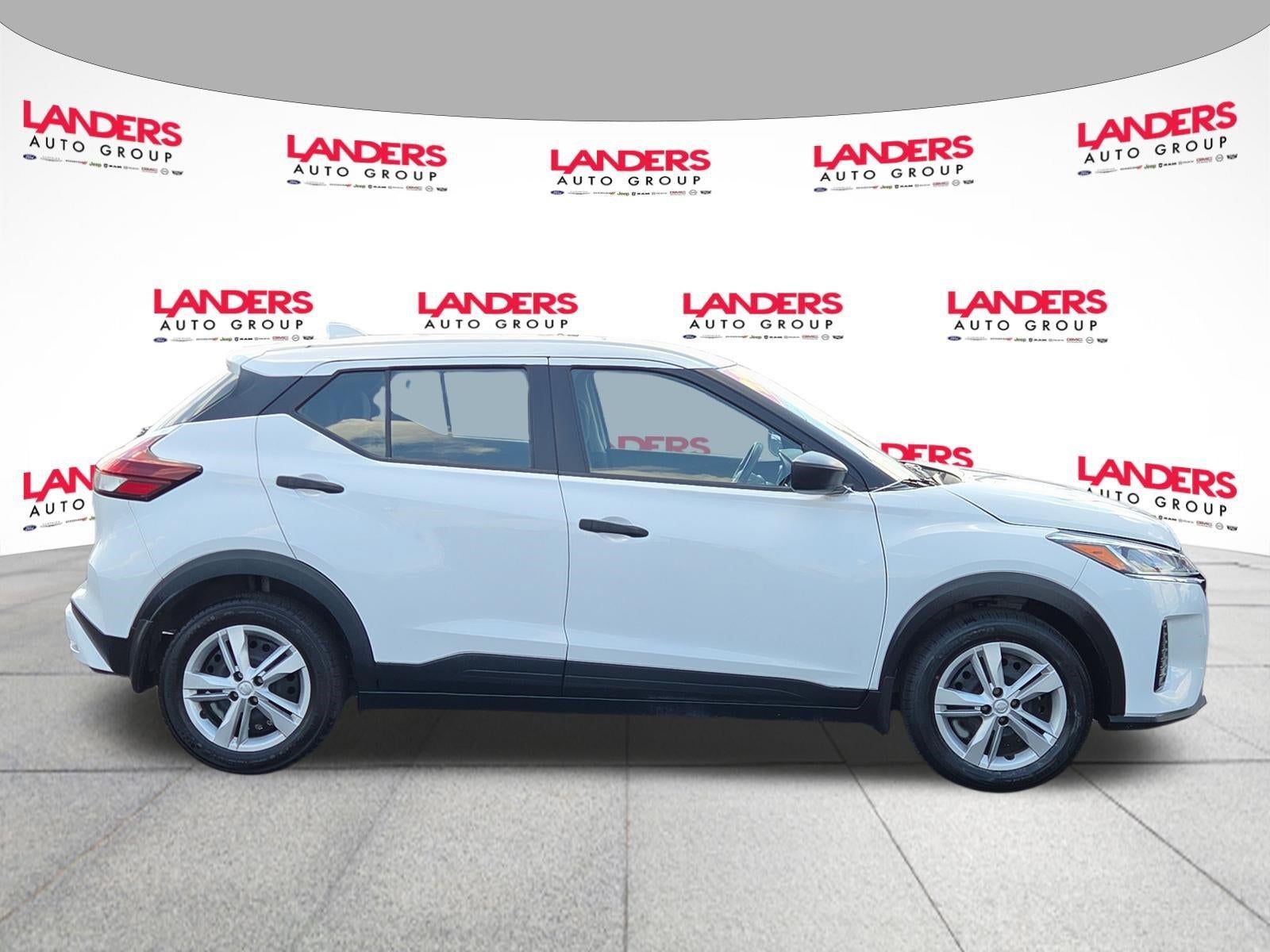 2023 Nissan Kicks S FWD