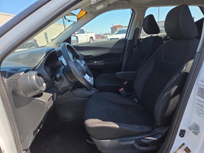 2022 Nissan Kicks S FWD
