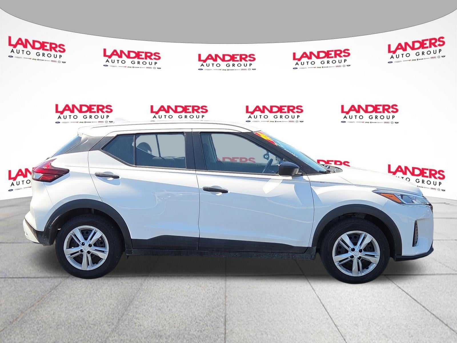 2022 Nissan Kicks S FWD