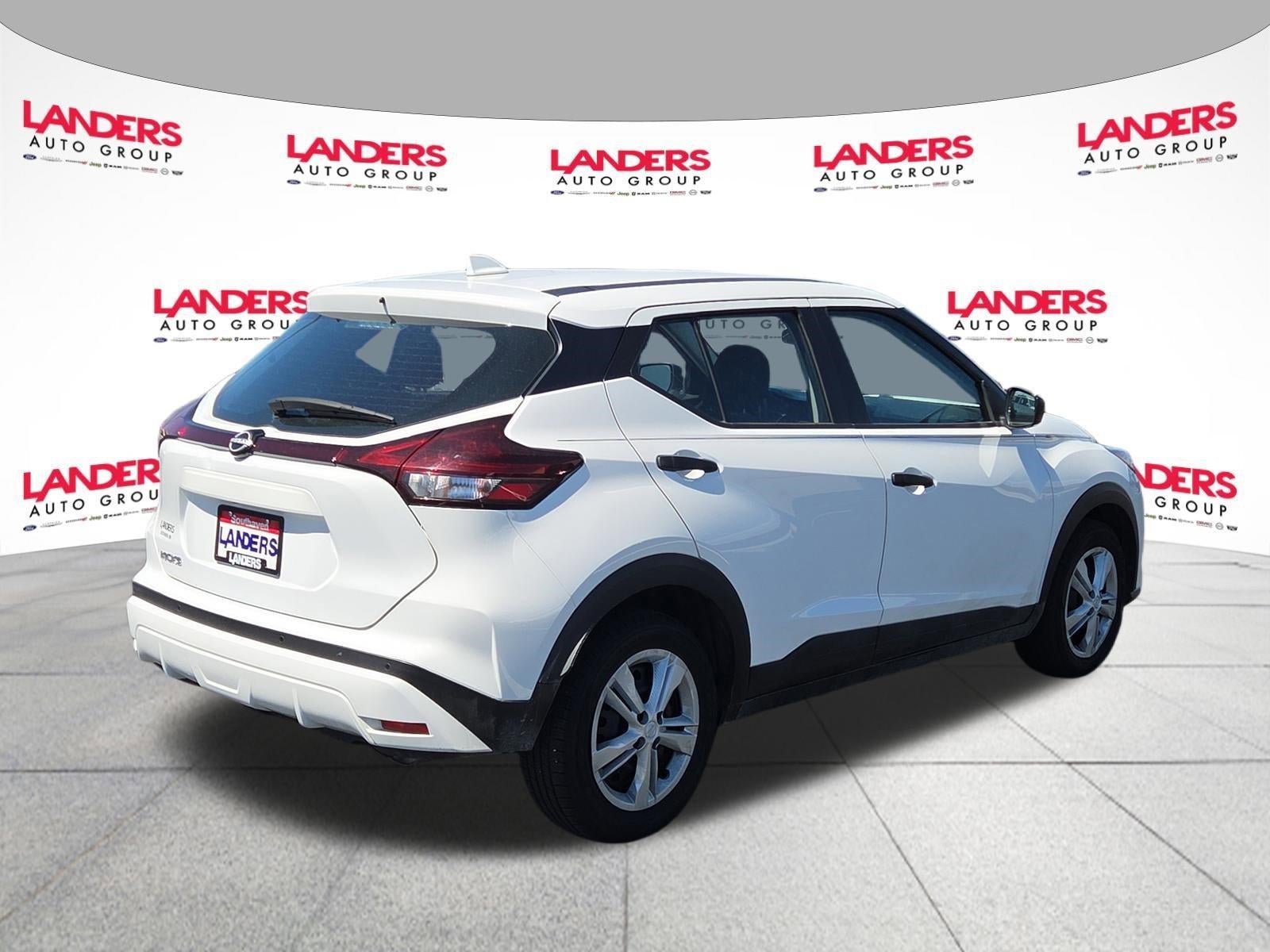 2022 Nissan Kicks S FWD