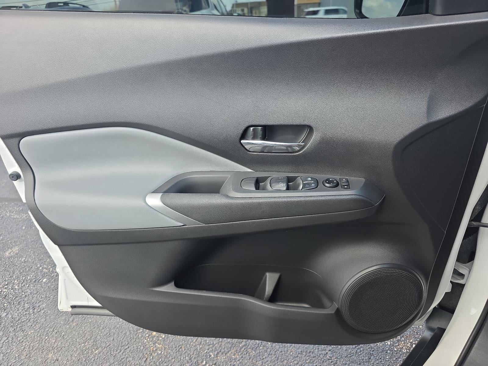 2023 Nissan Kicks SR FWD