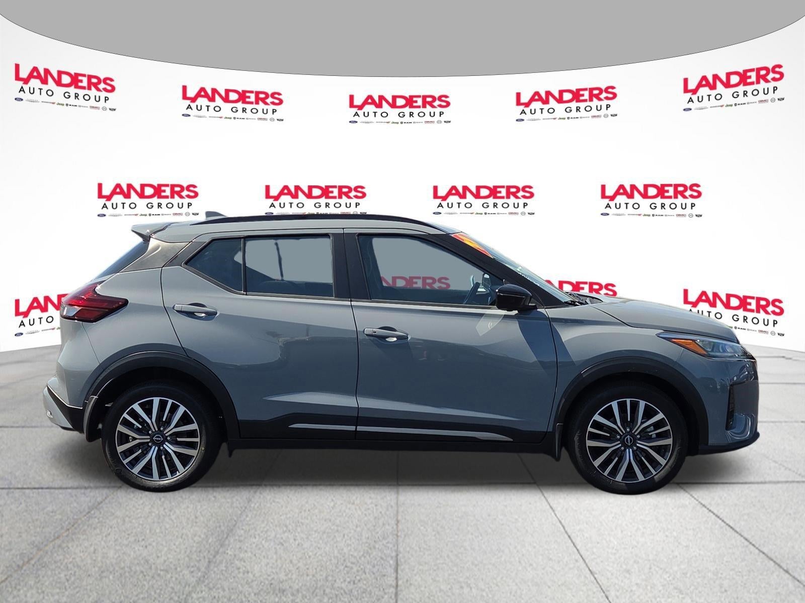 2023 Nissan Kicks SR FWD