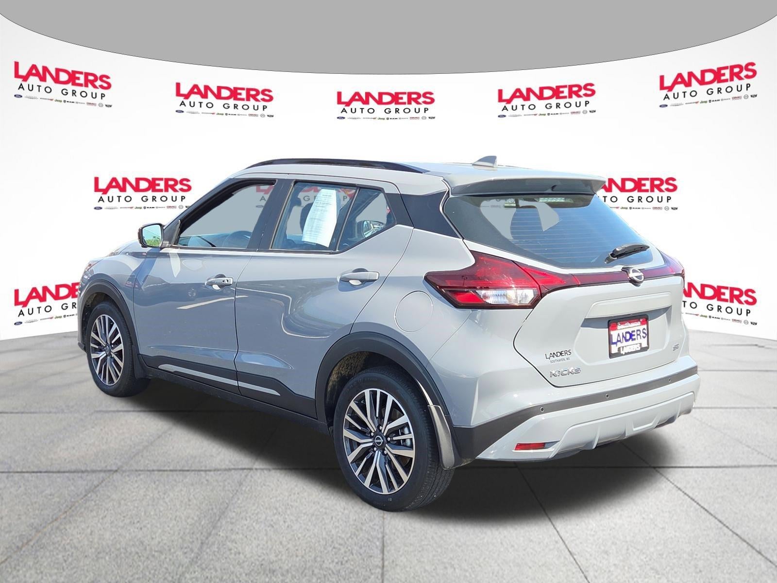 2023 Nissan Kicks SR FWD