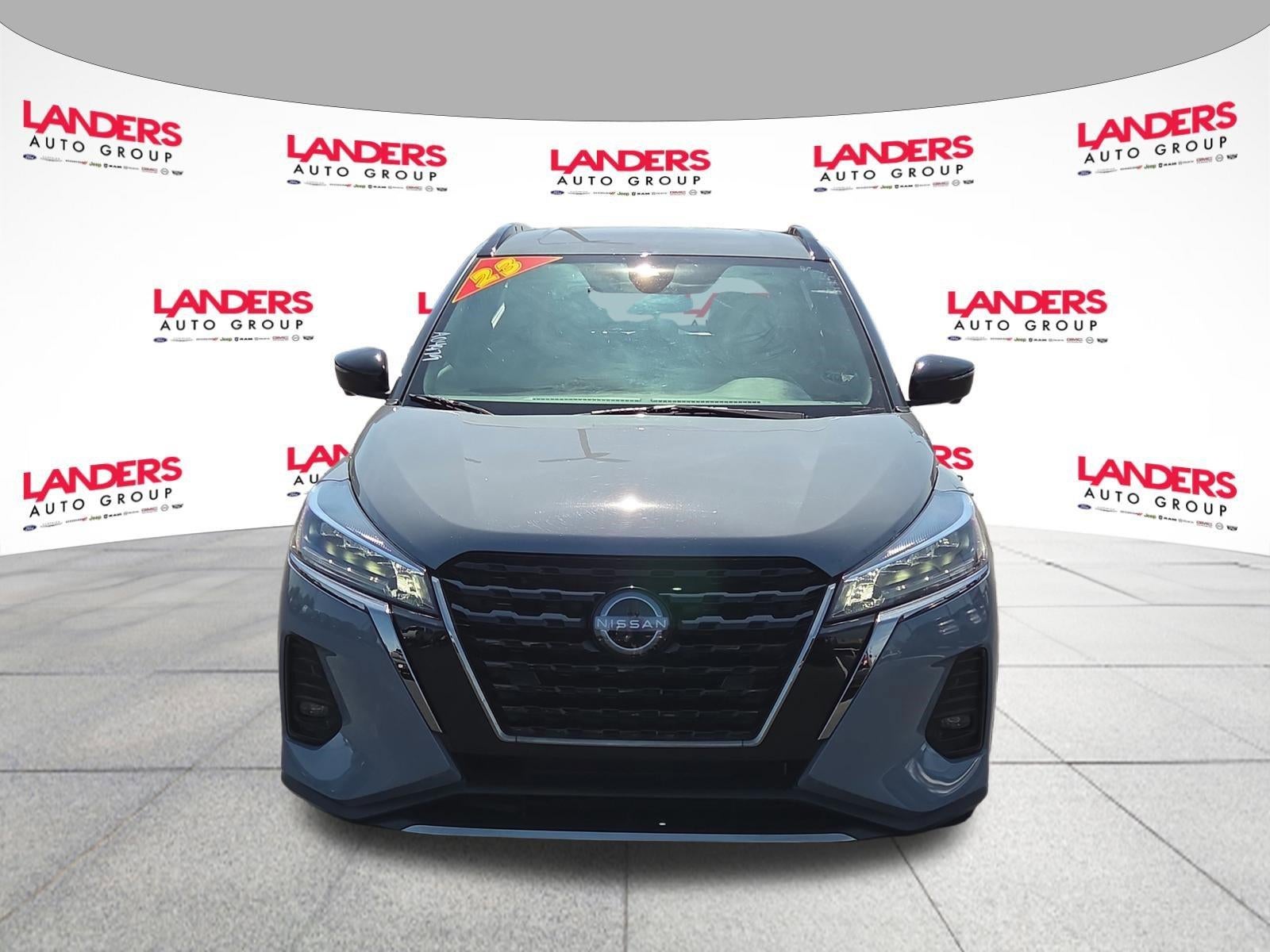 2023 Nissan Kicks SR FWD