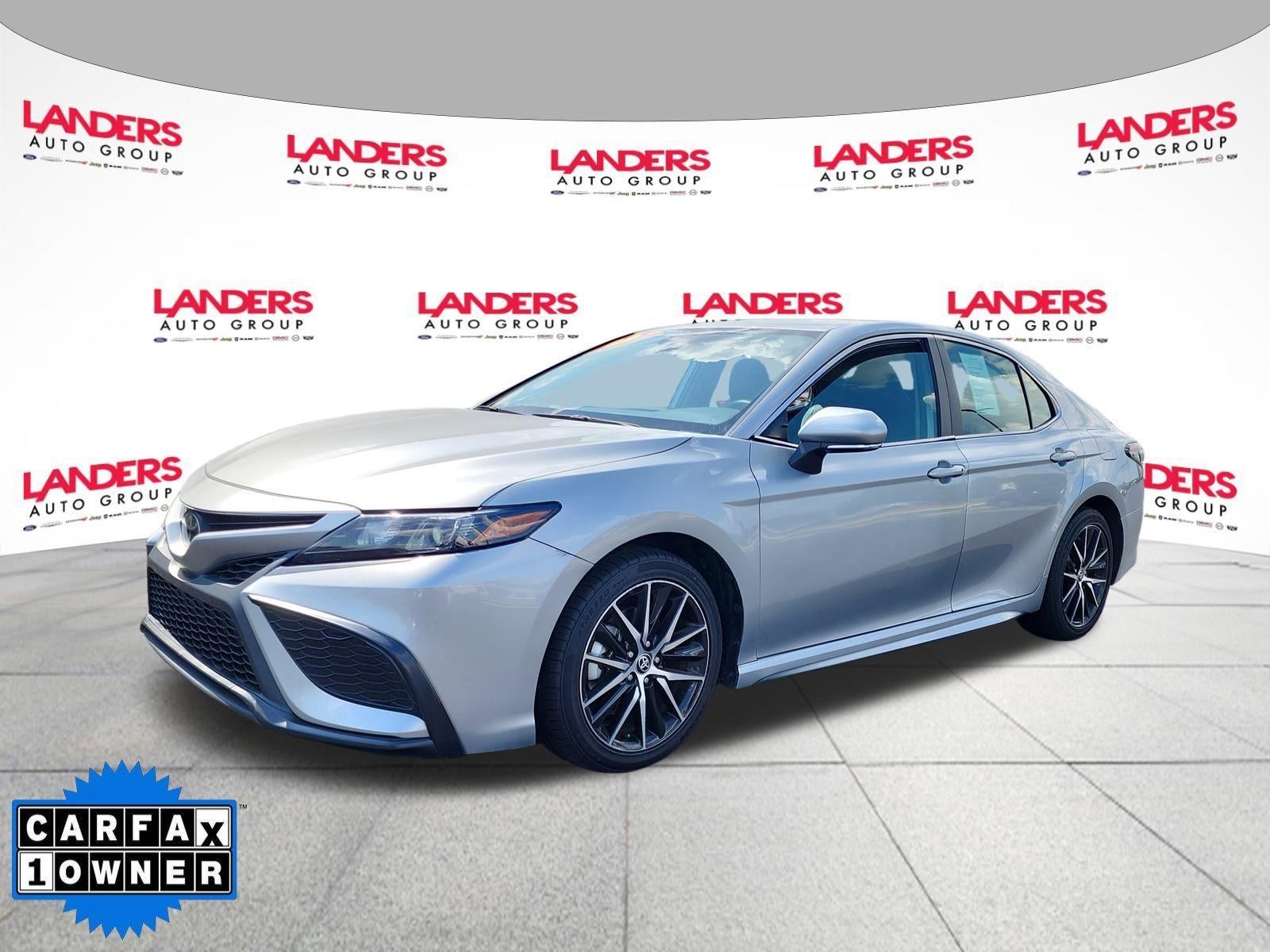 2023 Toyota Camry SE Auto (SE)