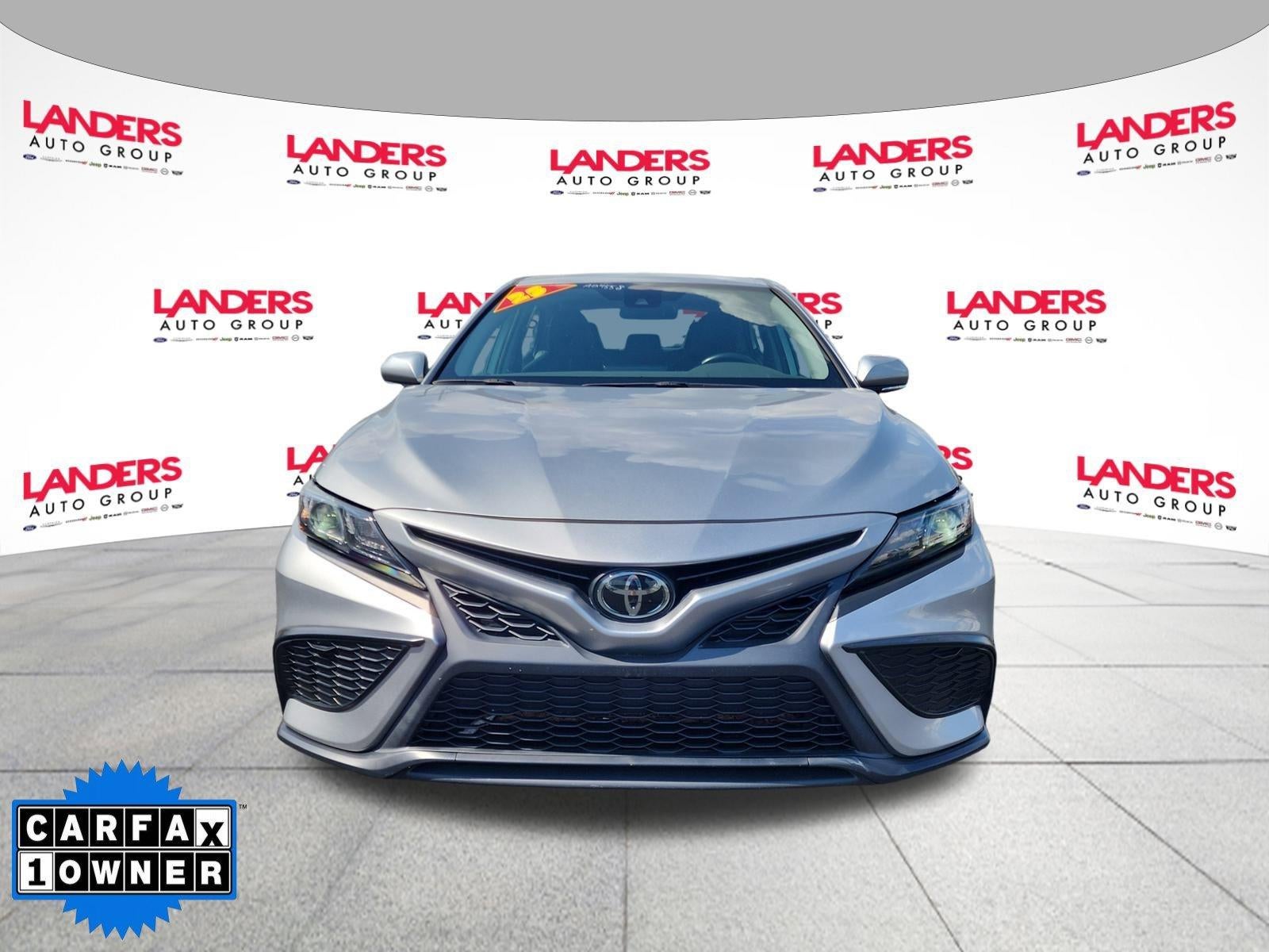 2023 Toyota Camry SE Auto (SE)