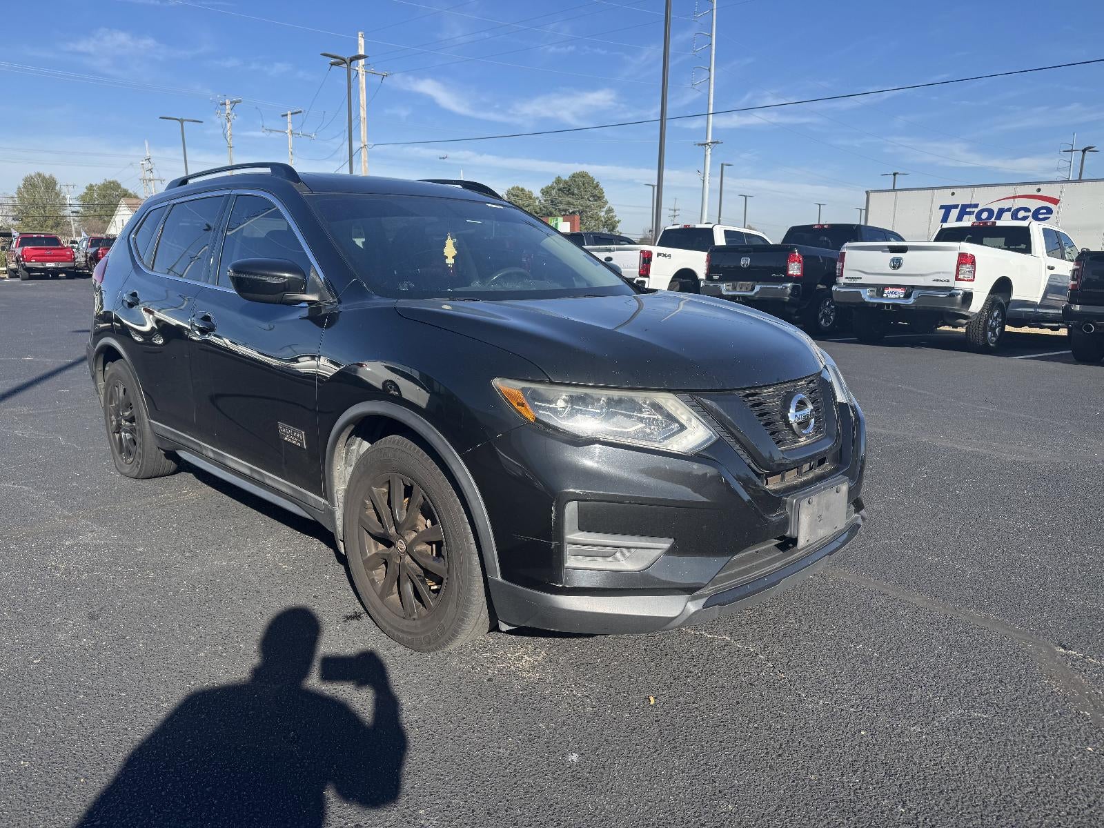 2017 Nissan Rogue FWD SV