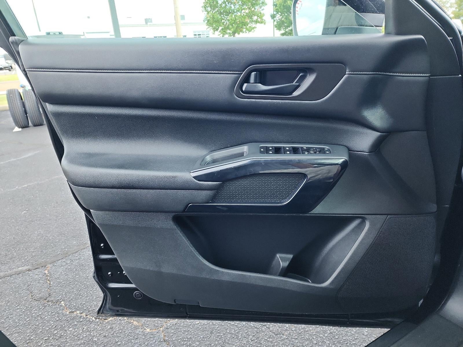 2023 Nissan Pathfinder SV 2WD