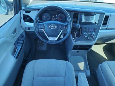 2016 Toyota Sienna 5dr 7-Pass Van L FWD (Natl)