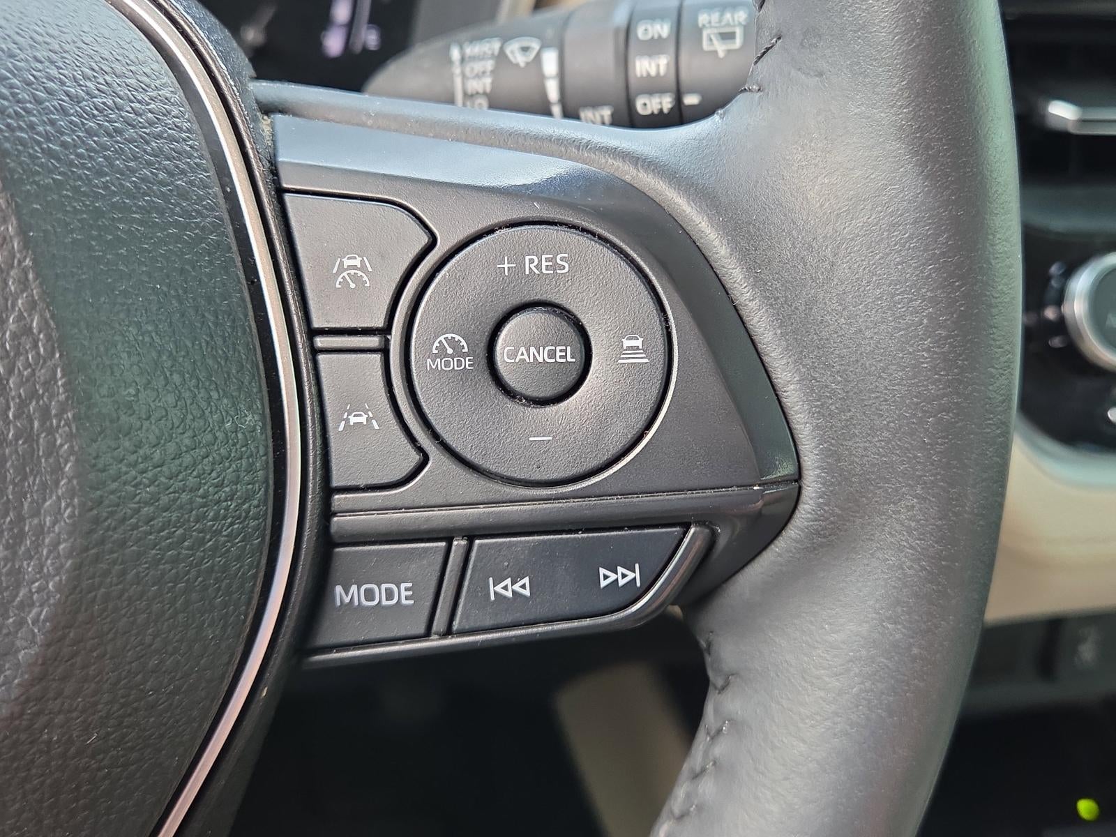 2024 Toyota Corolla Cross XLE 2WD (Natl)