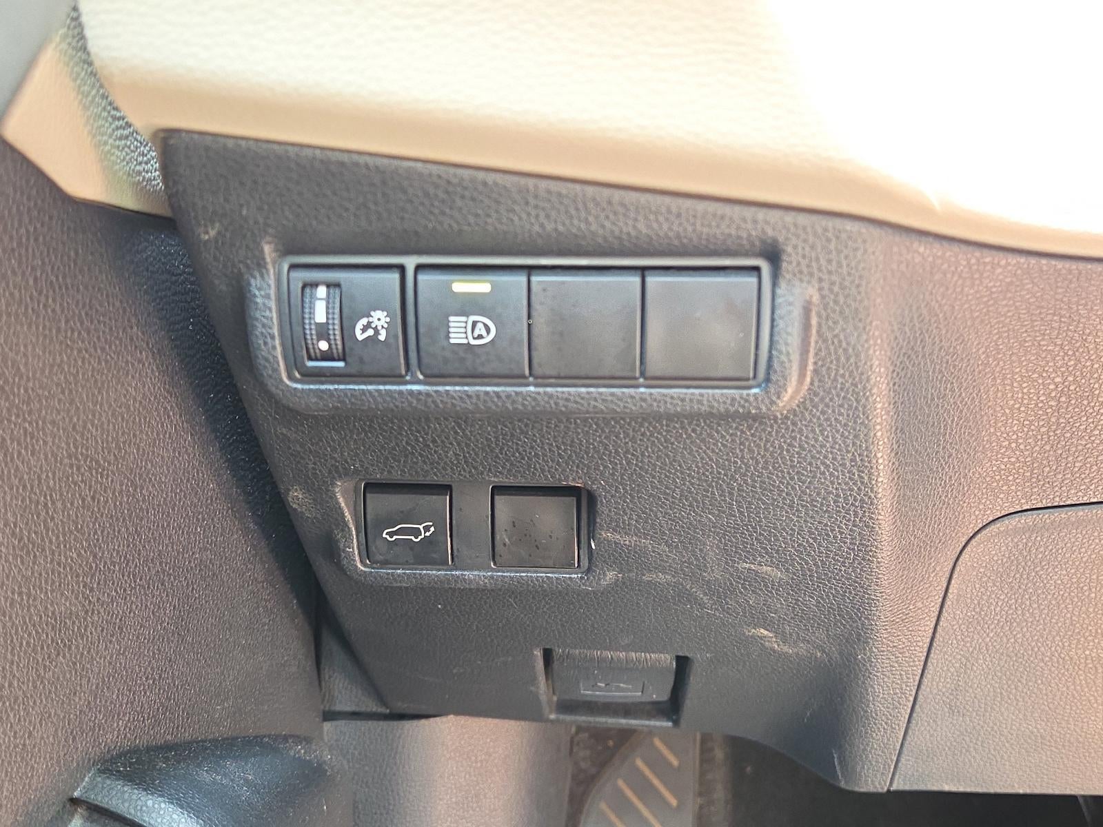2024 Toyota Corolla Cross XLE 2WD (Natl)
