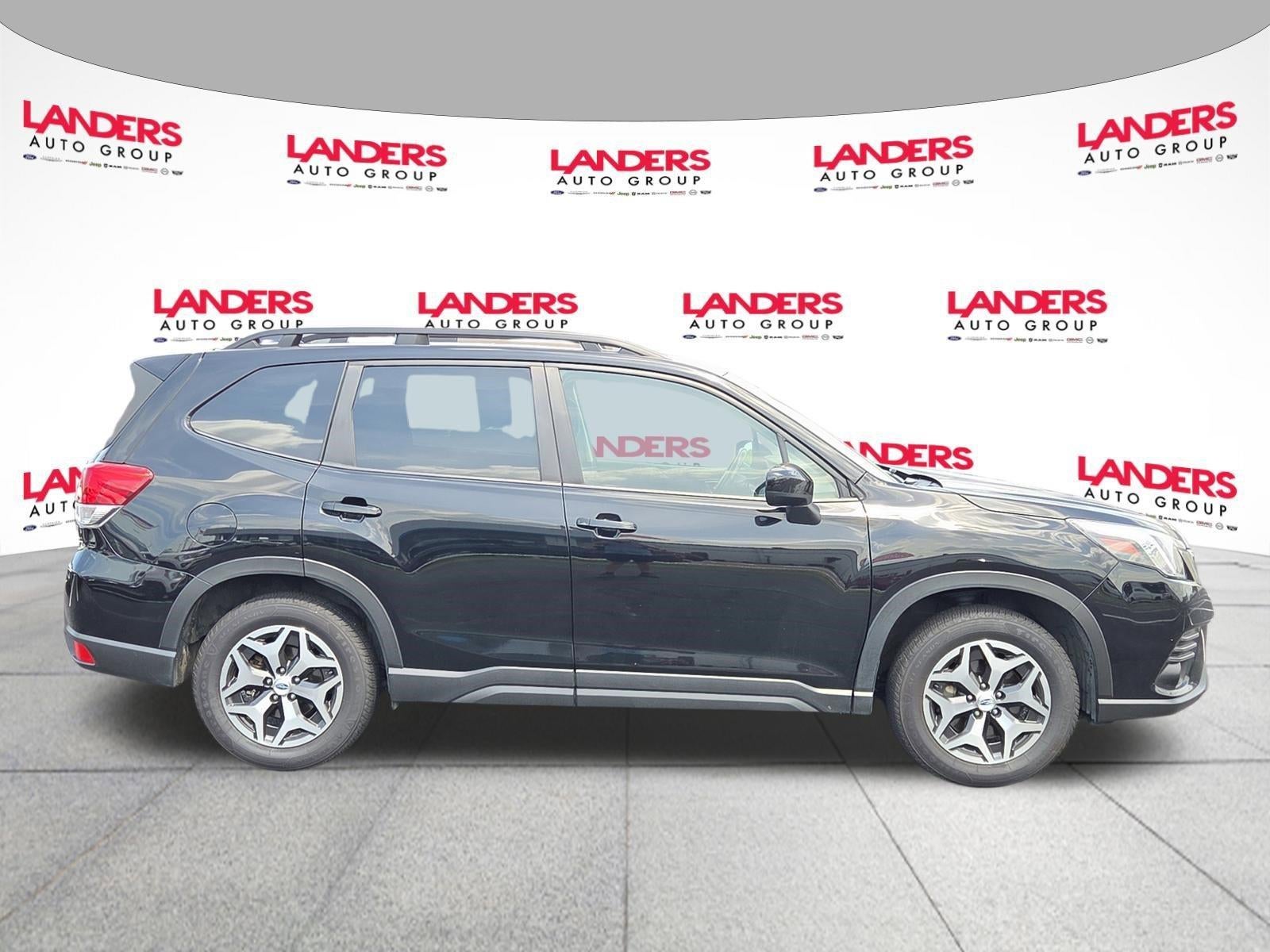 2023 Subaru Forester Premium CVT