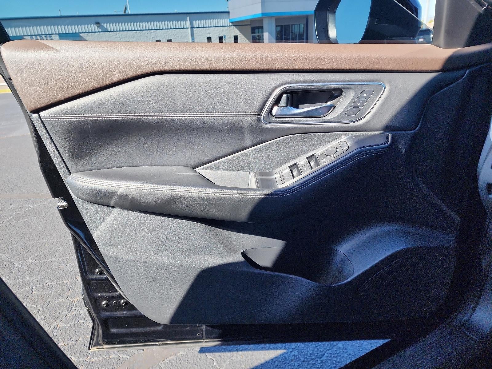 2023 Nissan Rogue FWD Platinum