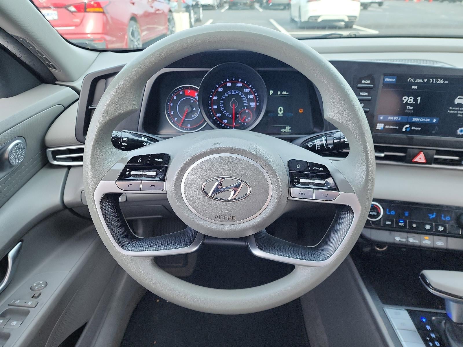 2023 Hyundai ELANTRA SEL IVT