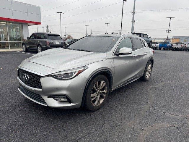 2017 INFINITI QX30 Premium FWD