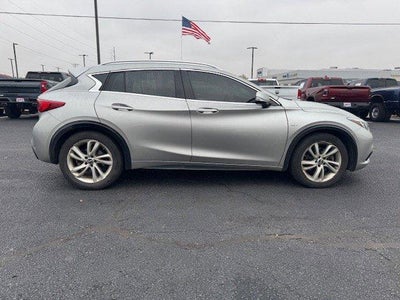 2017 INFINITI QX30 Premium FWD