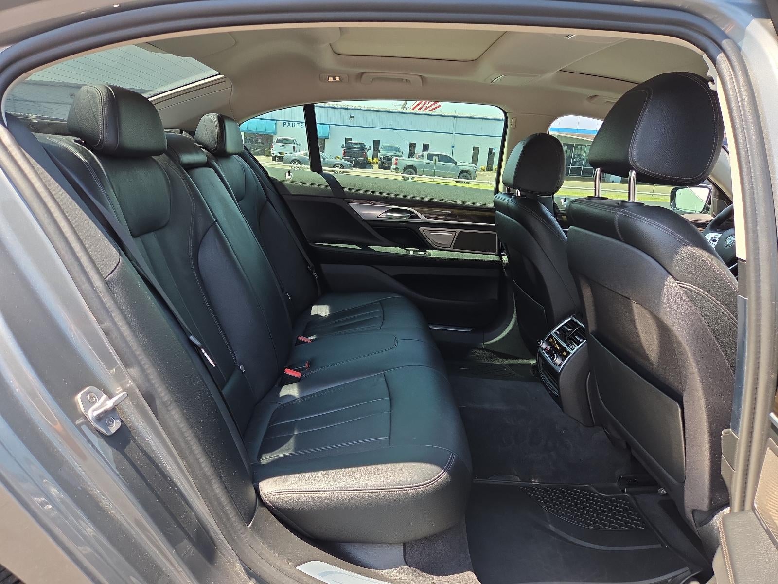 2019 BMW 740i Sedan