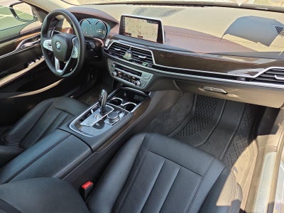2019 BMW 740i Sedan