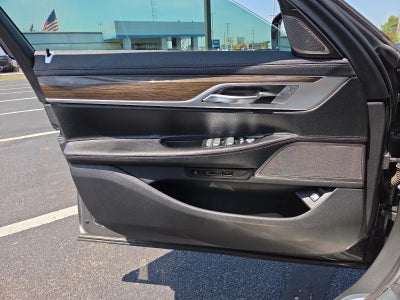 2019 BMW 740i Sedan
