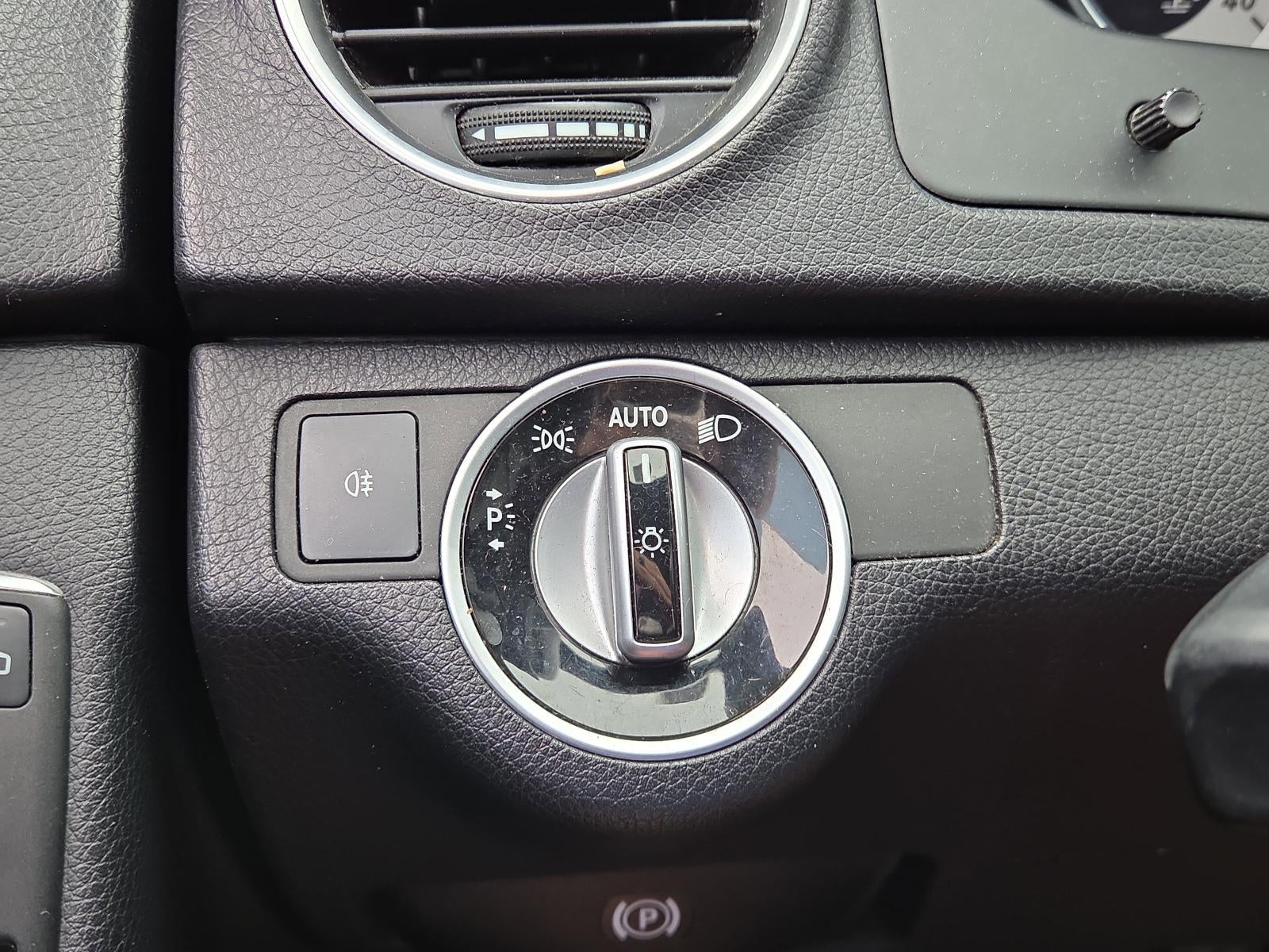 2012 Mercedes-Benz C-Class C 300 Luxury Sedan