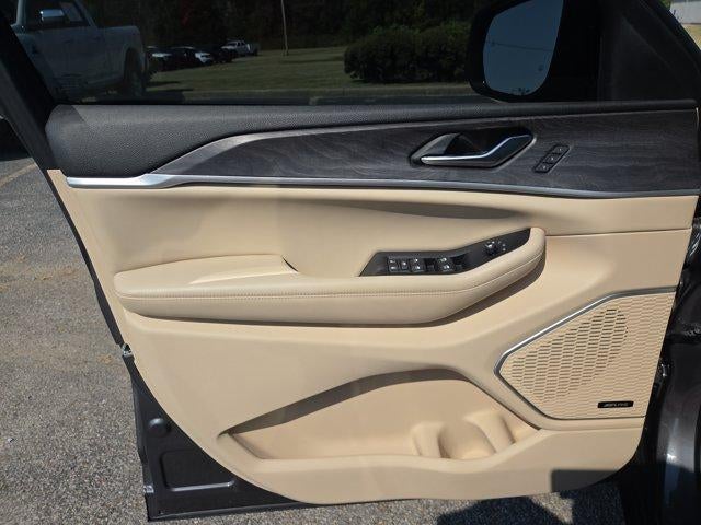 2023 Jeep Grand Cherokee L Limited 4x2
