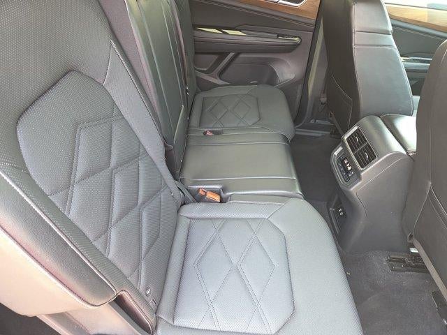 2024 Volkswagen Atlas 2.0T SE w/Technology 4MOTION