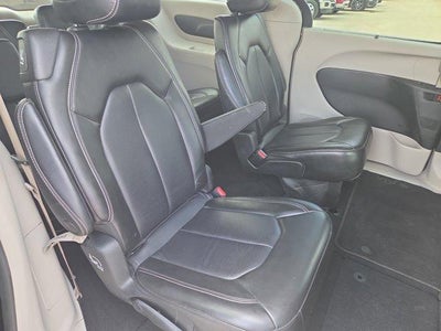 2023 Chrysler Pacifica Touring L FWD