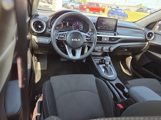 2023 Kia Forte LXS IVT