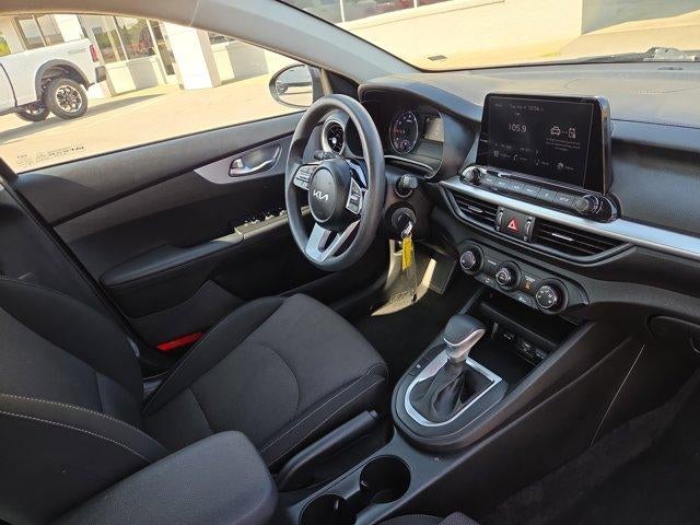 2023 Kia Forte LXS IVT