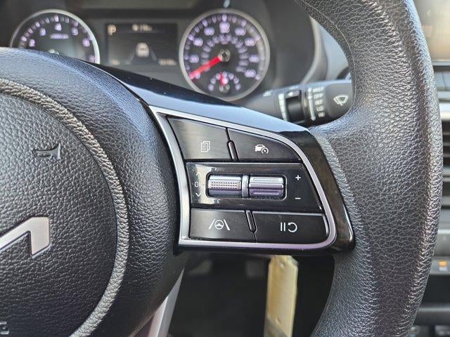 2023 Kia Forte LXS IVT