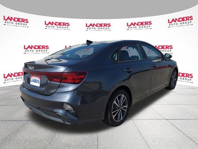 2023 Kia Forte LXS IVT