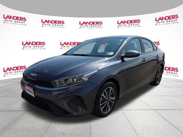 2023 Kia Forte LXS IVT