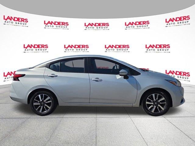 2021 Nissan Versa SV CVT