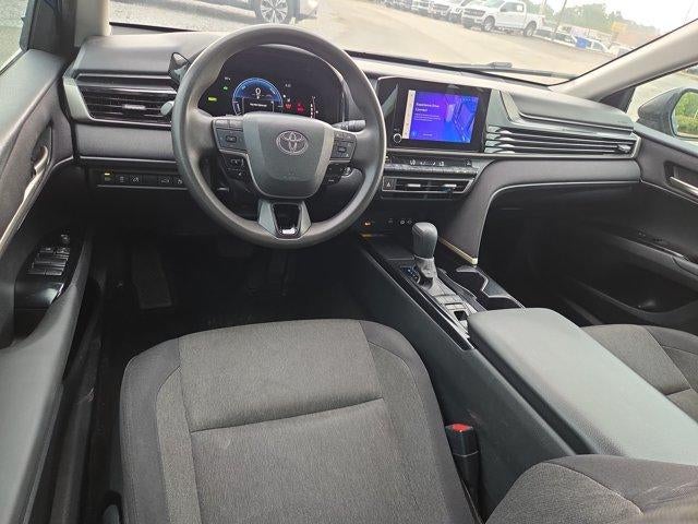 2025 Toyota Camry LE (SE)