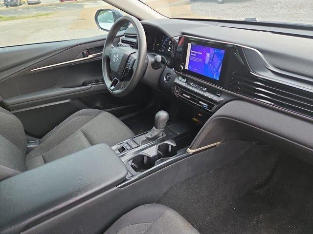 2025 Toyota Camry LE (SE)