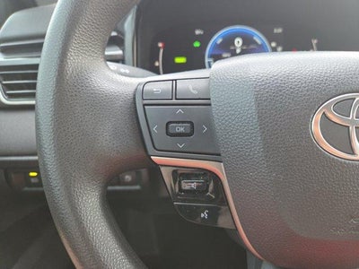 2025 Toyota Camry LE (SE)