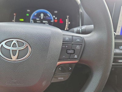 2025 Toyota Camry LE (SE)